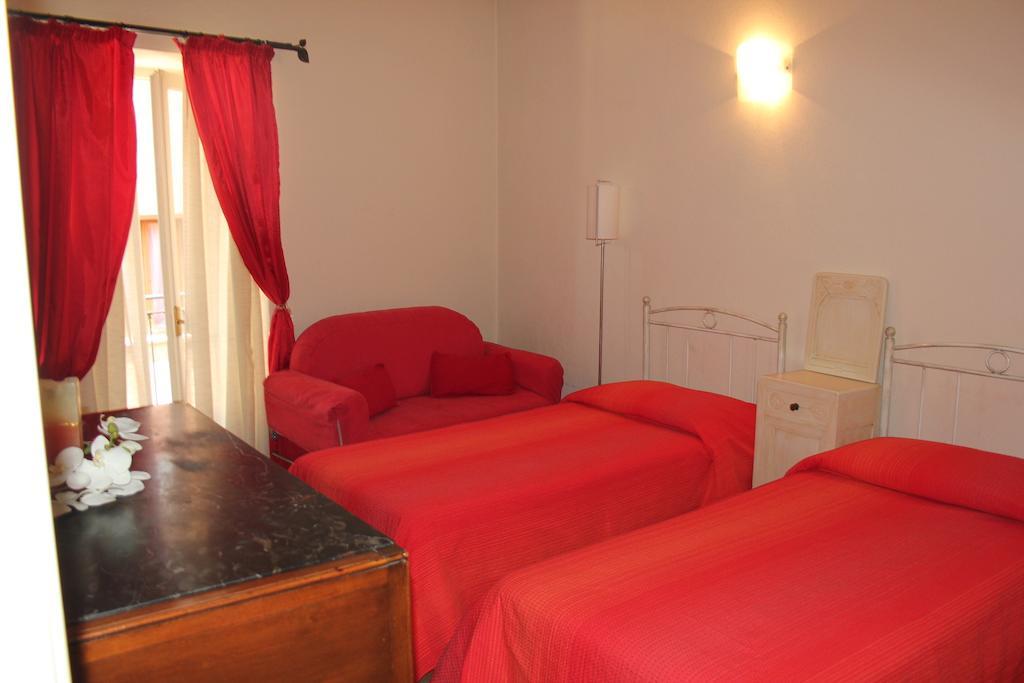 Hotel Porta Santa Maria Busca Exteriör bild